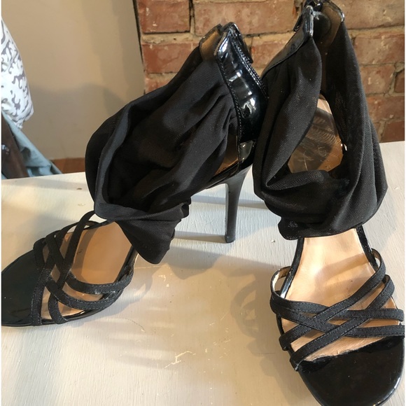 Donald J. Pliner …. Black patent high heels - Picture 1 of 16
